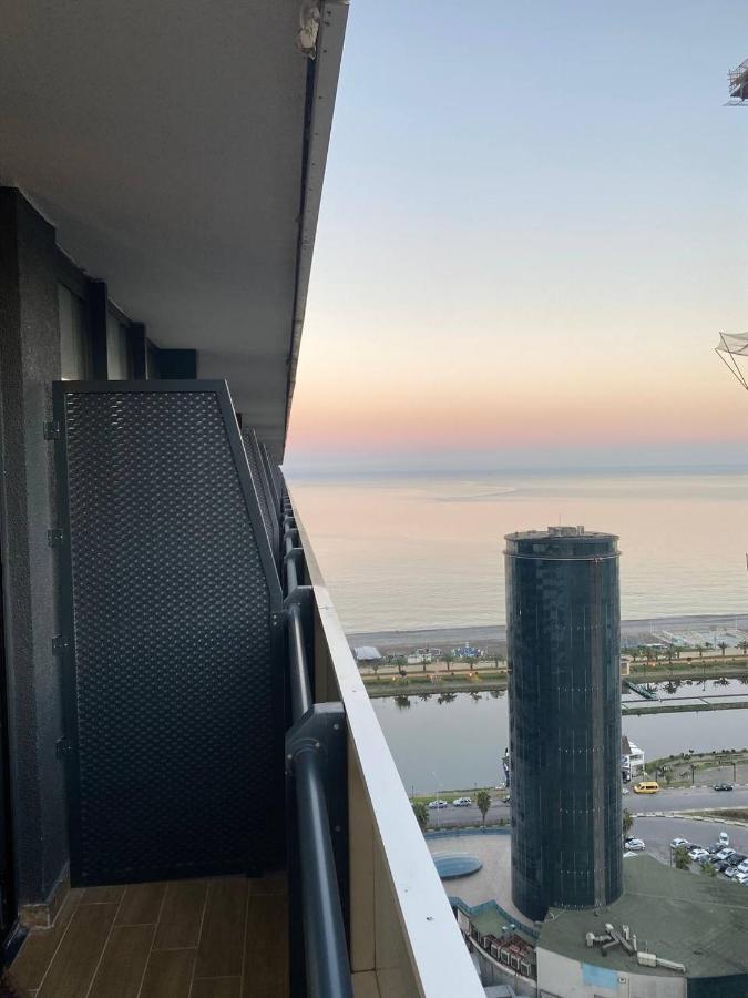 Orbi City Luxury Studio Harbour And Sea View Batoemi Buitenkant foto