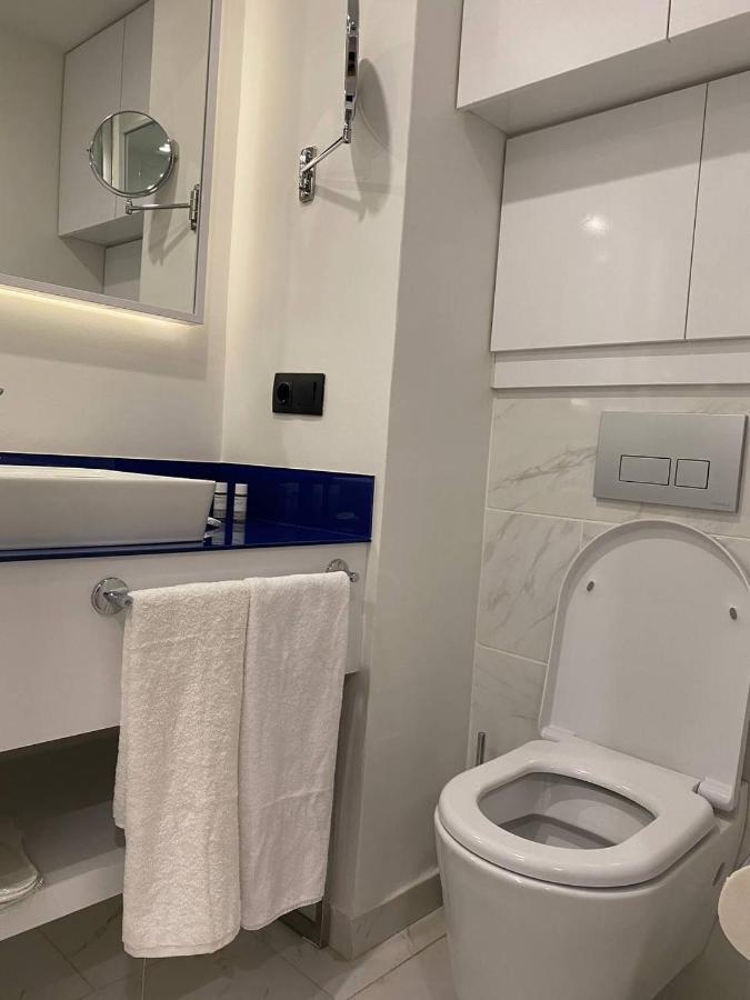 Orbi City Luxury Studio Harbour And Sea View Batoemi Buitenkant foto